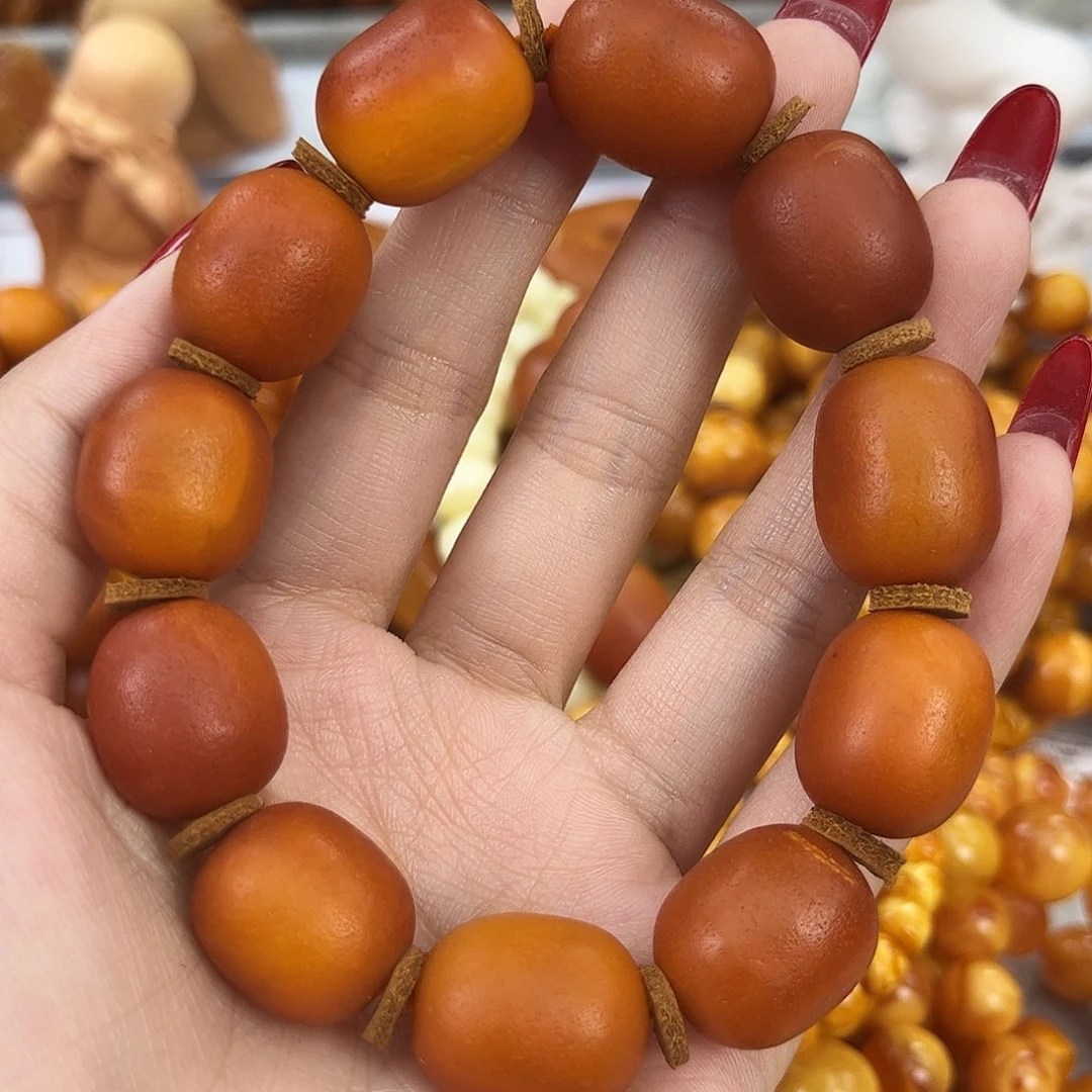 琥珀颈饰未镶嵌军*蜜蜡