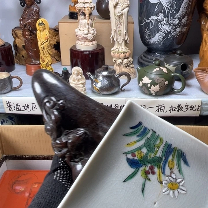 手工艺品琉璃何**飞