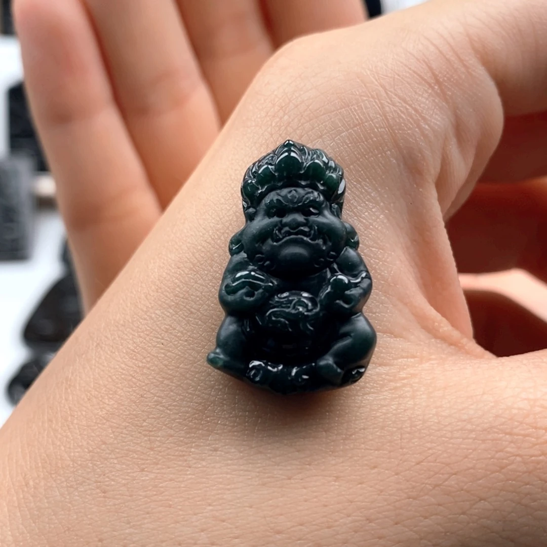 颈饰未镶嵌翡翠黄财神