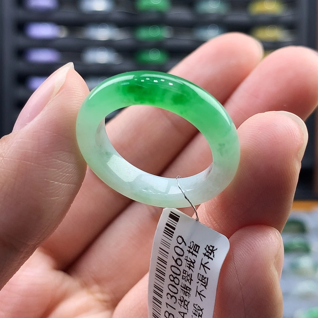翡翠未镶嵌戒指17.18号