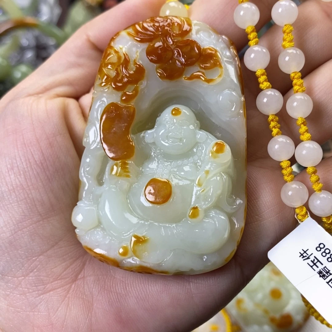 透闪石质玉未镶嵌挂件自*光