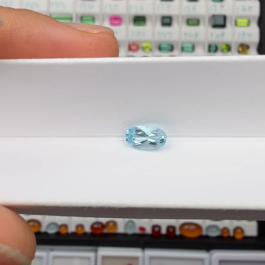 裸石海蓝宝石天然全净无瑕0.75克拉福利品