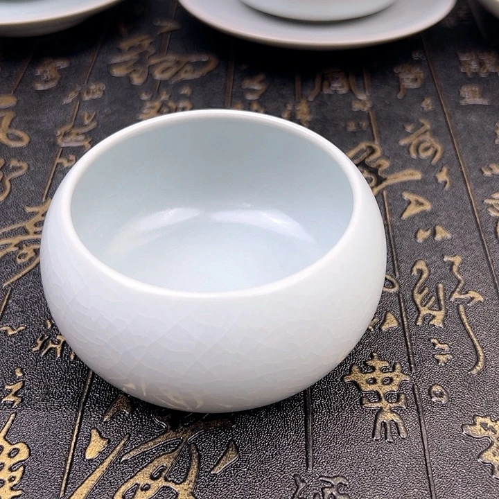 汝瓷月白仿古釉禅定杯