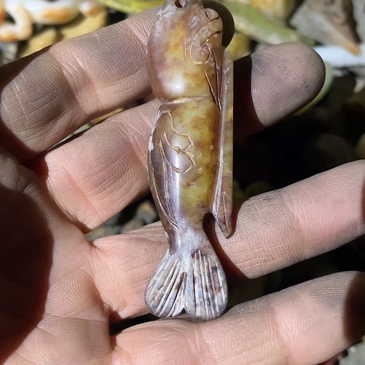 和田玉（糖玉）未镶嵌颈饰rtrttyyyuui