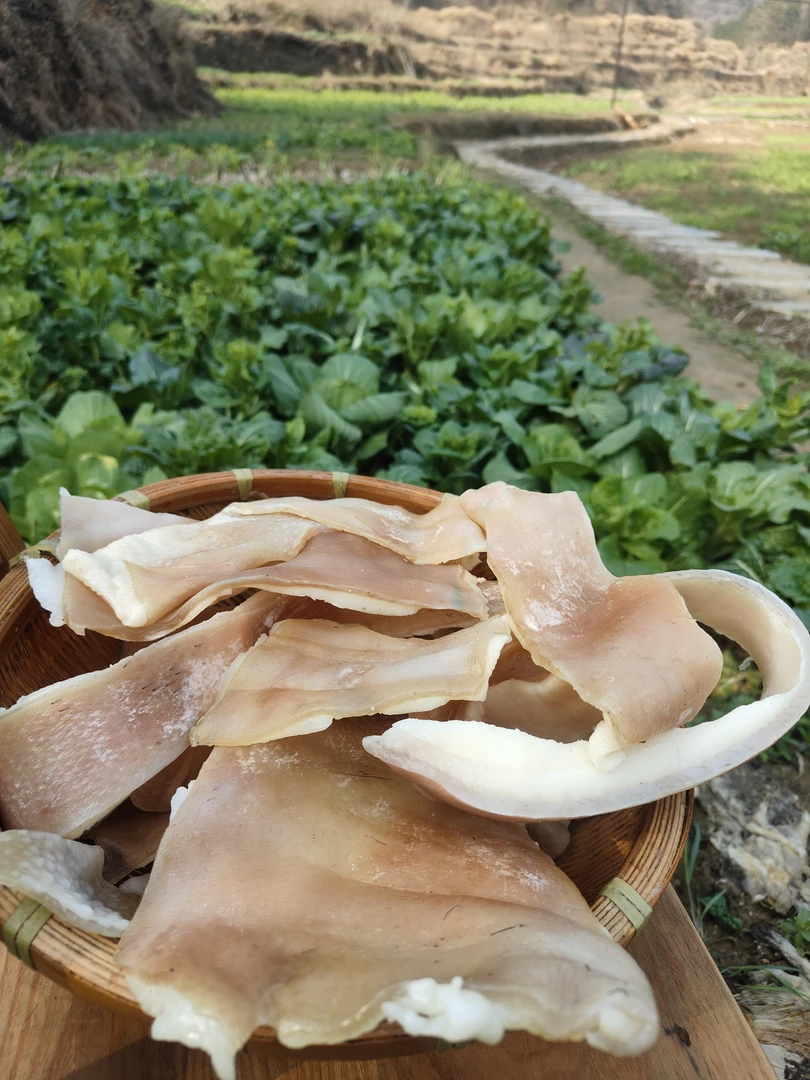 大别山生态黑毛猪咸猪皮