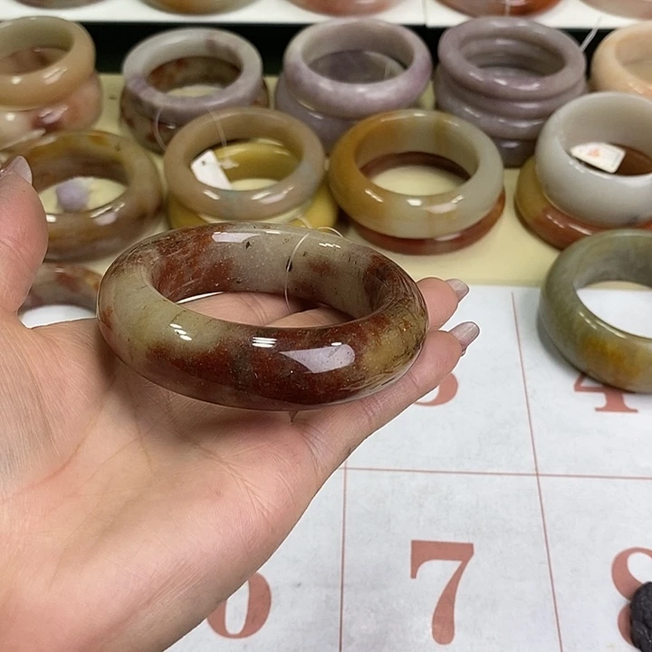 石英岩玉手镯未镶嵌踏雪