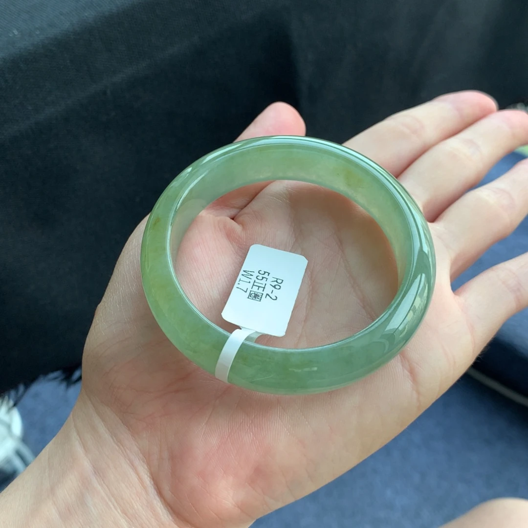 翡翠手镯未镶嵌手镯