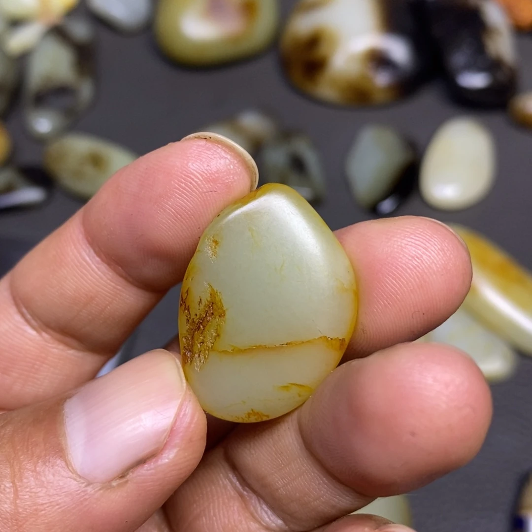 和田玉（糖玉）未镶嵌挂件