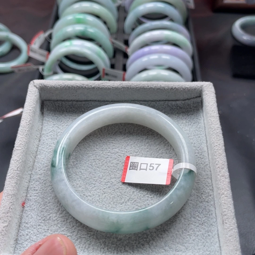 翡翠未镶嵌手镯正圈