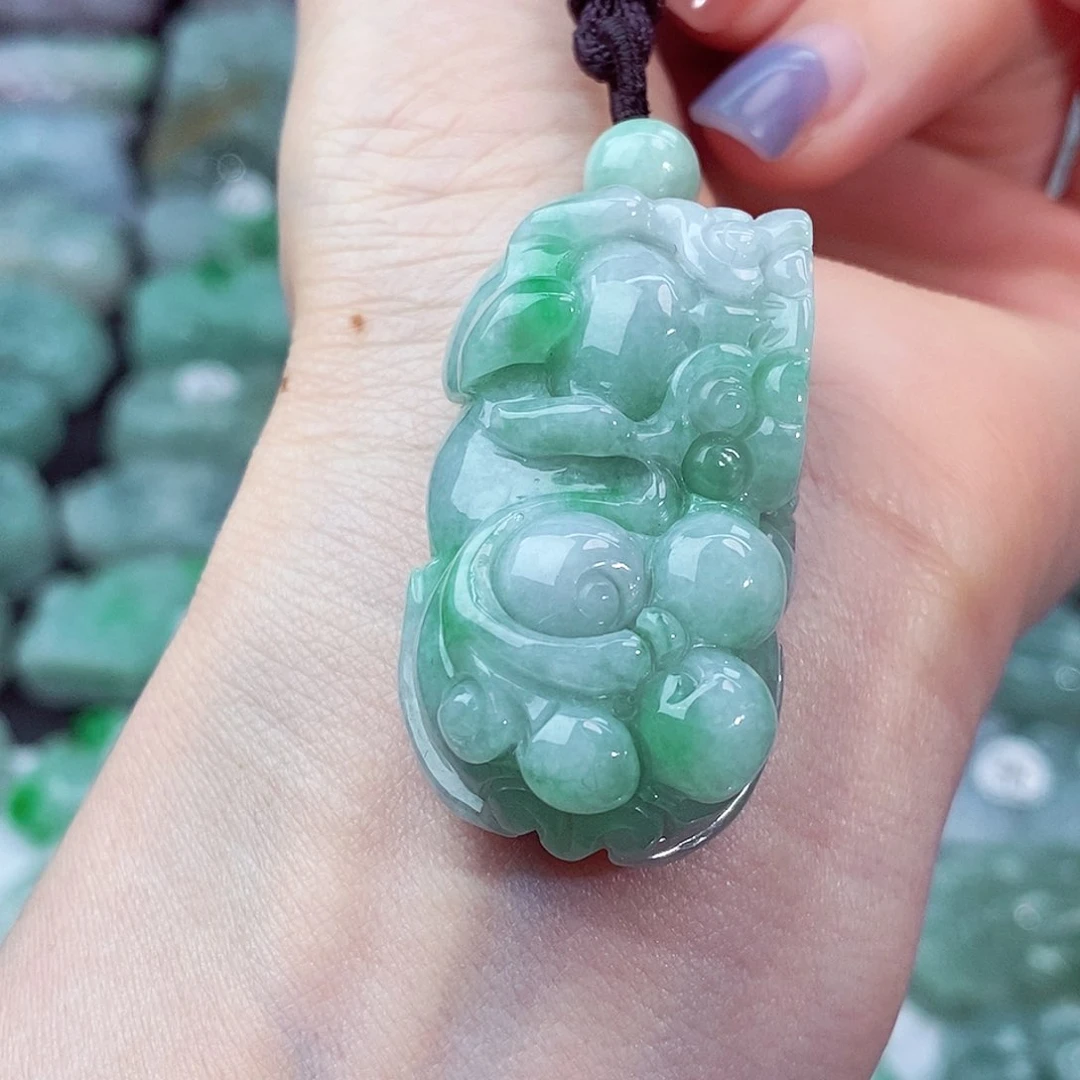 颈饰未镶嵌翡翠天然