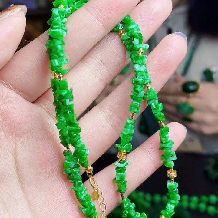 翡翠未镶嵌颈饰多样性