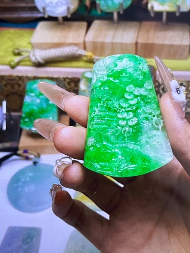 翡翠A货 一物一证 基地发货 支持全国复检