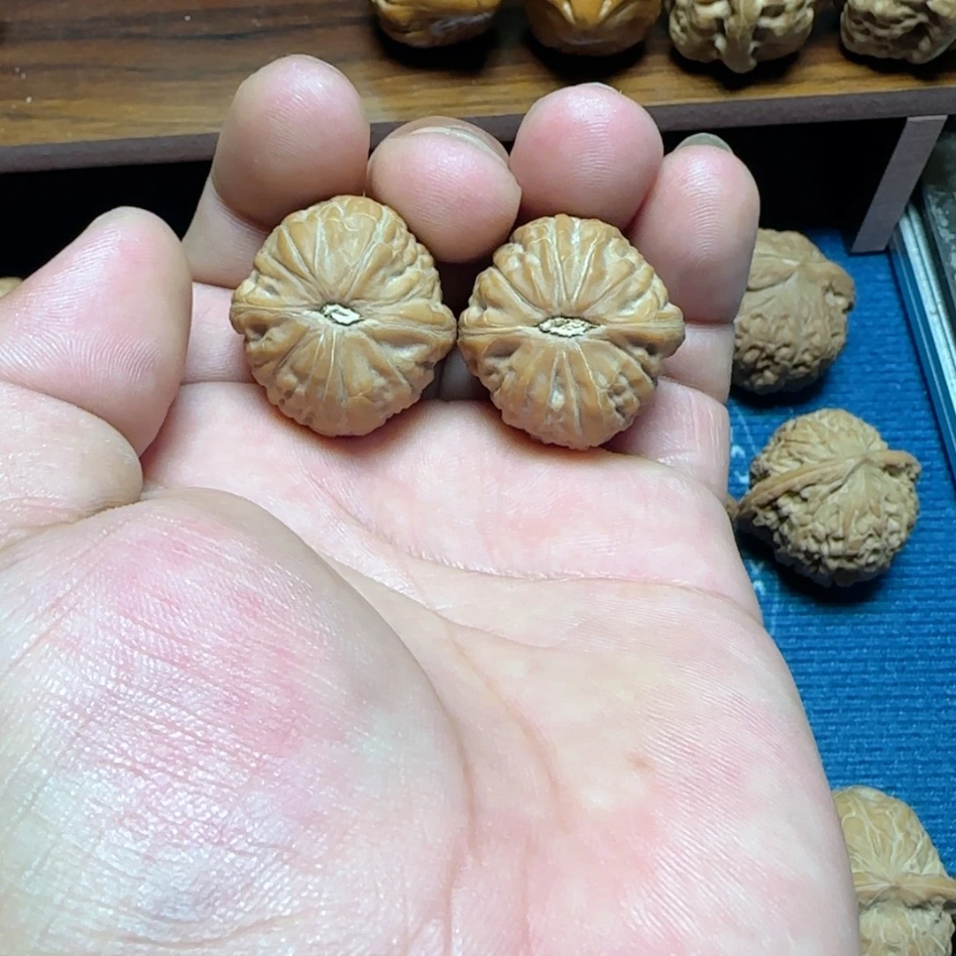 M***i文玩核桃吊坠全品29平谷舍利子