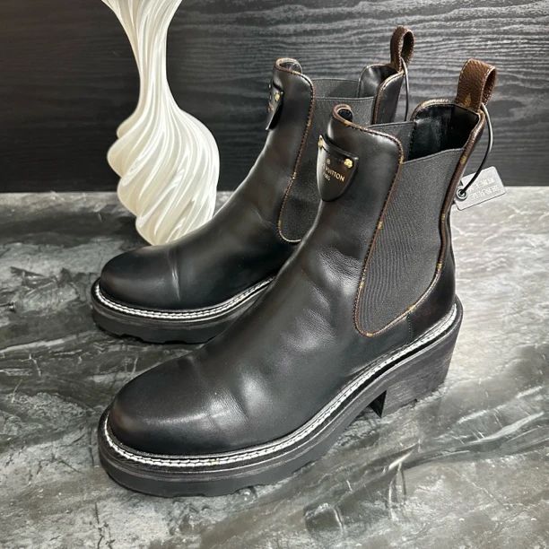 99新 LouisVuitton/路易威登 38码/黑色老花高筒靴 板鞋