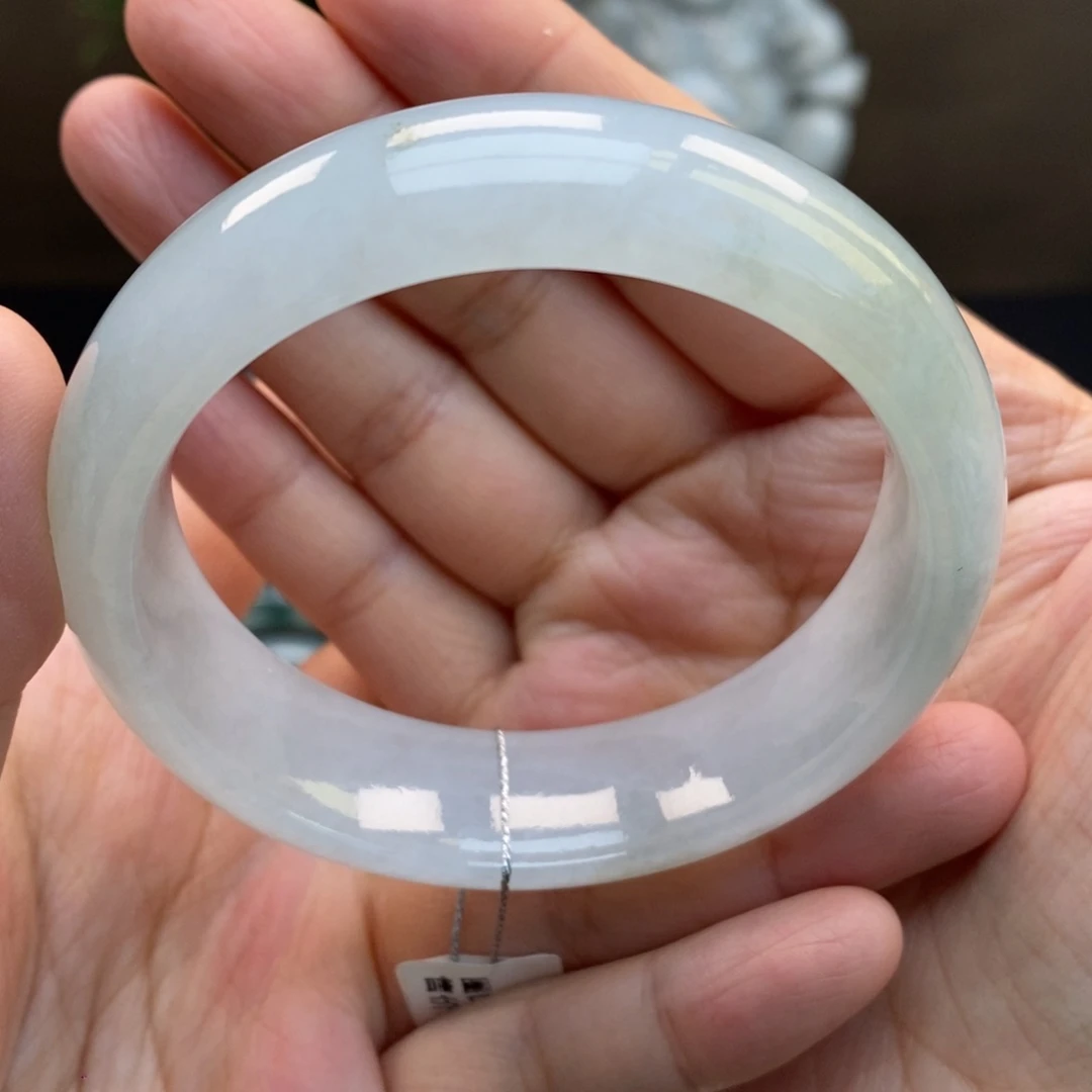 翡翠手镯未镶嵌天然