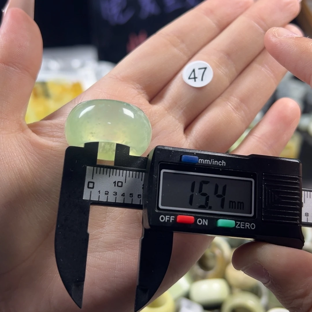 蛇纹石玉未镶嵌戒指