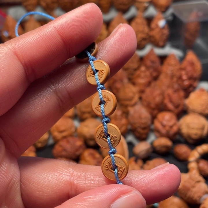 【闪购商品】橄榄核手串/手链辣*头五帝钱。