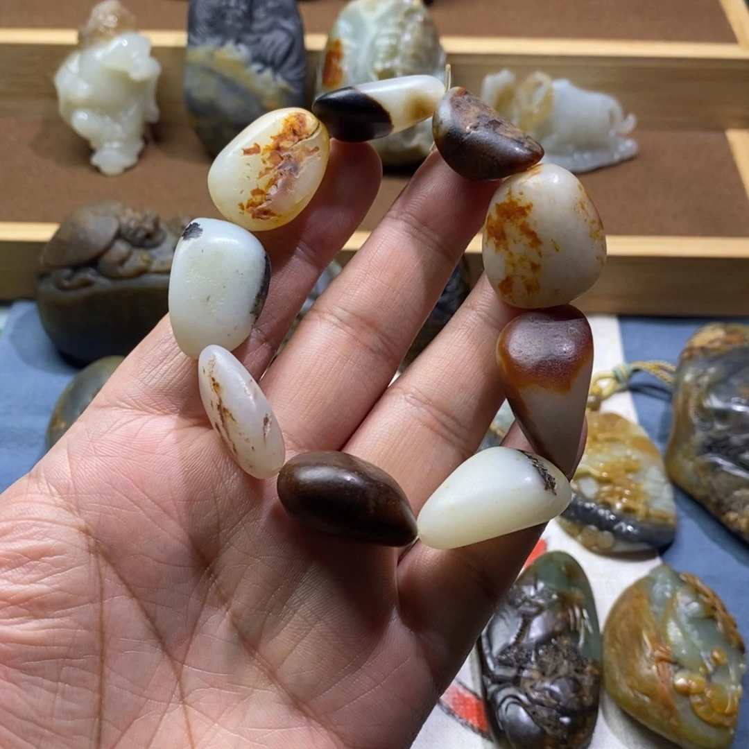 远***方未镶嵌和田玉把件