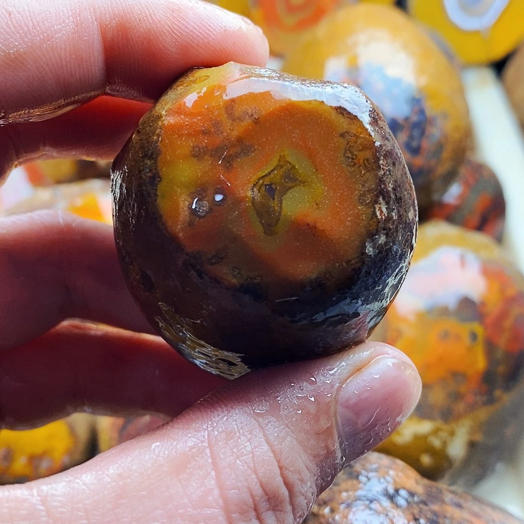 定制玛瑙未镶嵌战国红