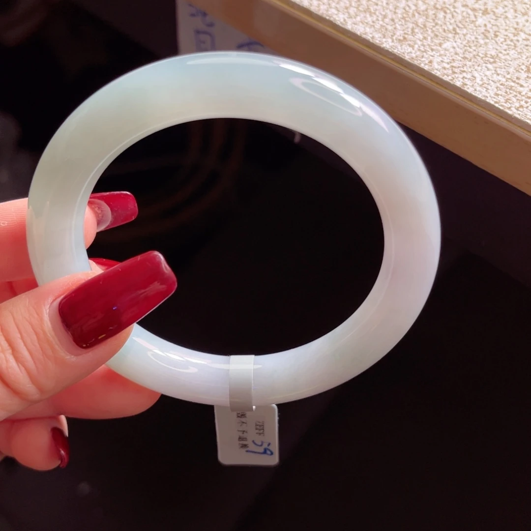 翡翠手镯未镶嵌手镯