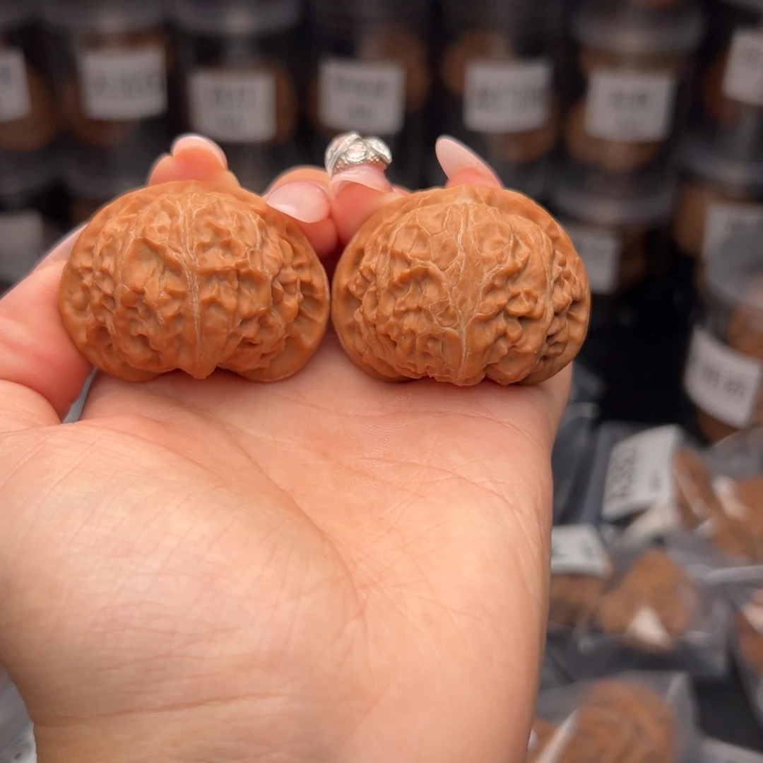 文玩核桃吊坠H****r宫灯