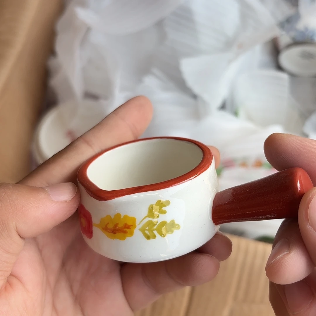 C***咪陶瓷制品、默认微瑕介意慎拍、两天内拼单满20包邮发货！