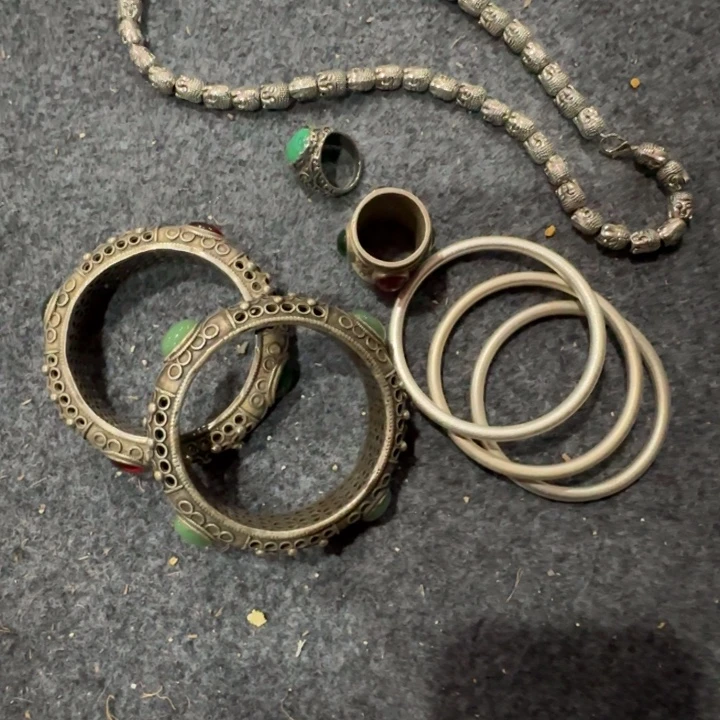 盘青花瓷器小盖子