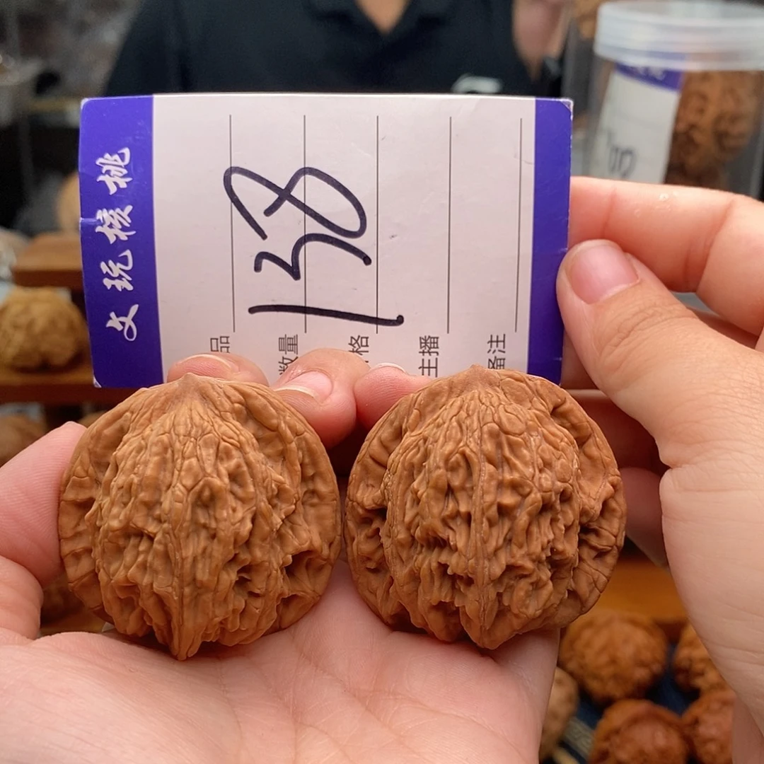 文玩核桃把件42虎头