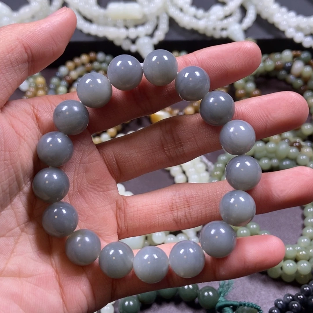 和田玉未镶嵌把件