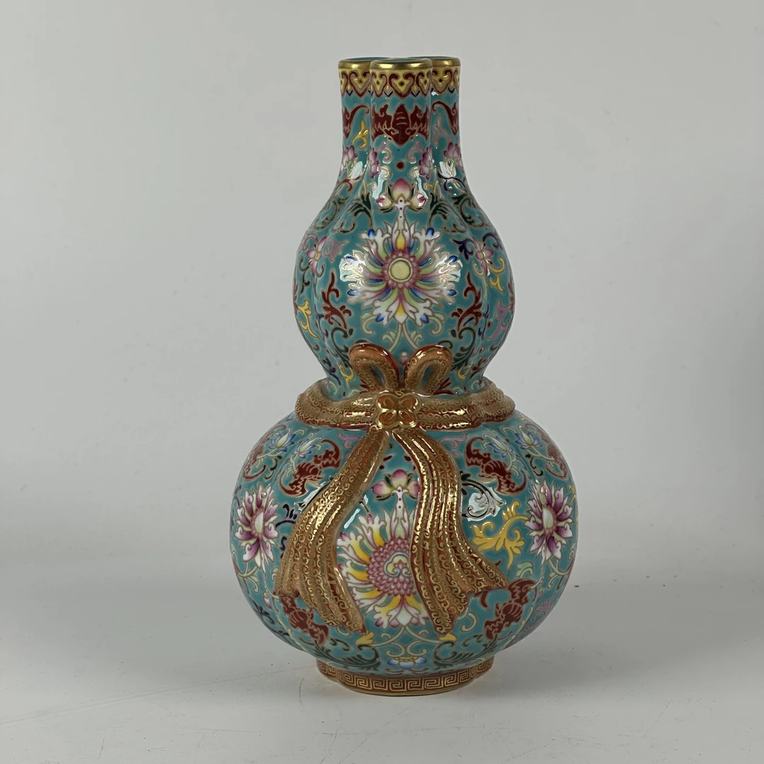 珐琅彩描金三口葫芦瓶收藏鉴赏