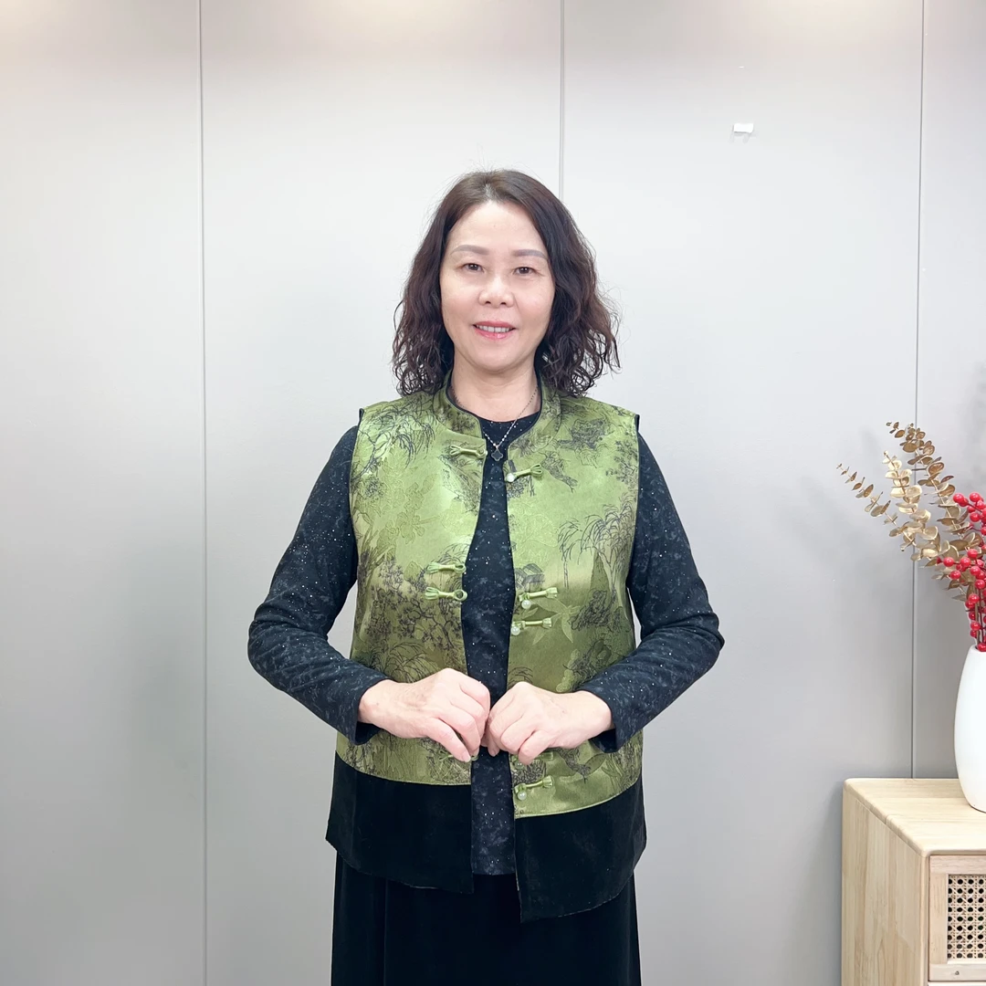 2025新中式秋季新款马甲时尚气质重磅背心国风盘扣妈妈显瘦马夹