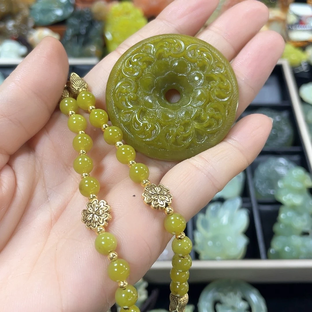 蛇纹石玉颈饰未镶嵌