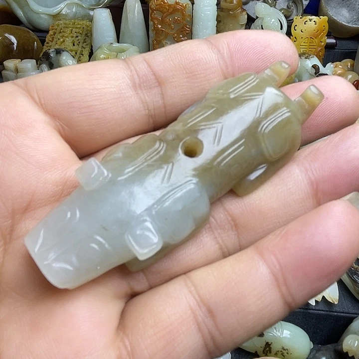 颈饰未镶嵌和田玉