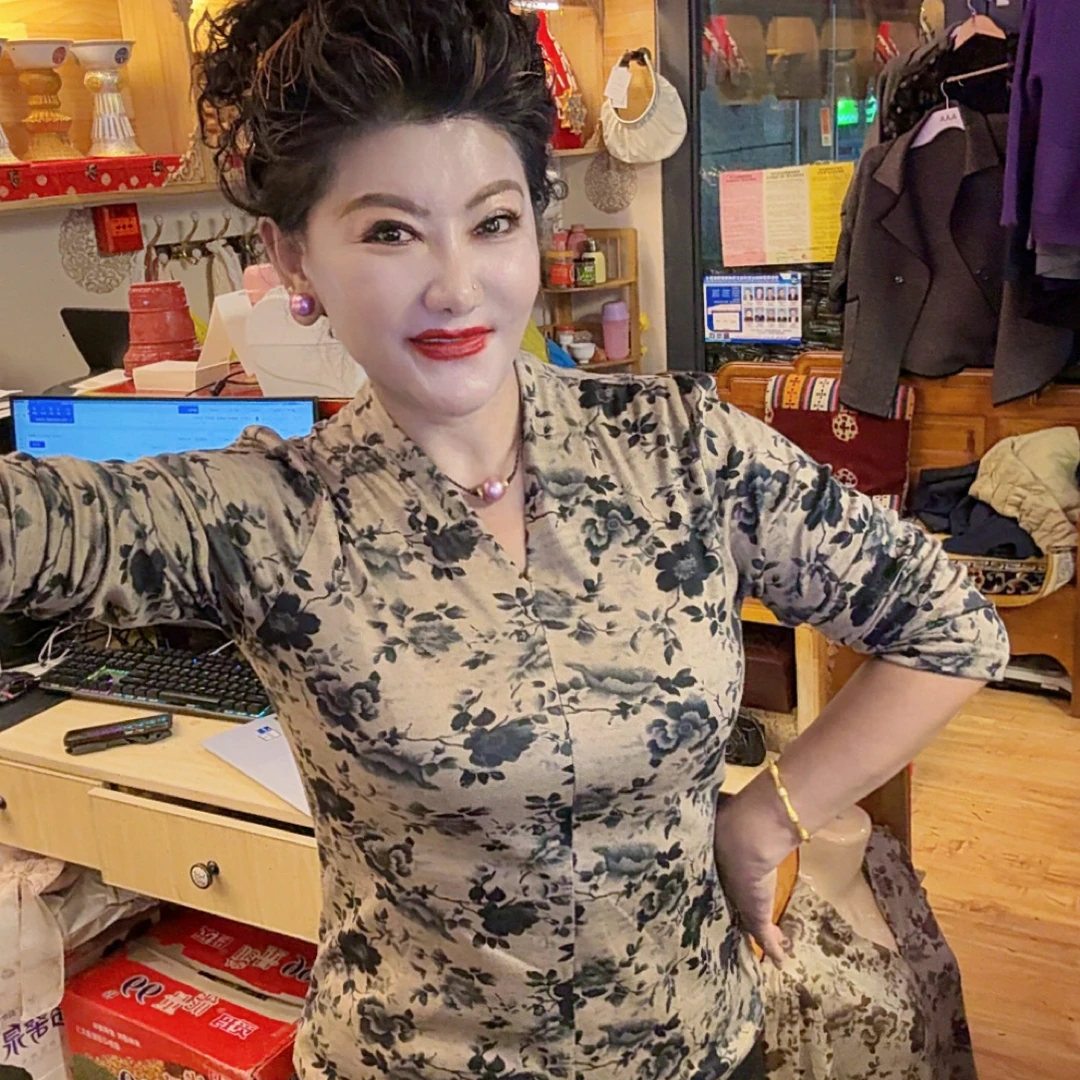 V领纯棉碎花内搭打底衣 拍一发二(发不同的颜色)