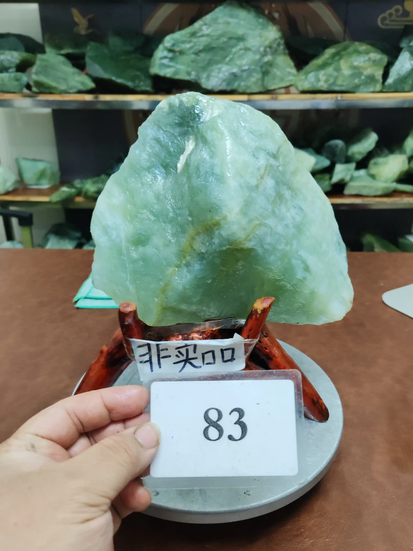 天然岫玉精品原石83