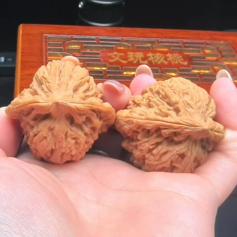 精品文玩核桃盘玩手把件南疆石纹路深手感好