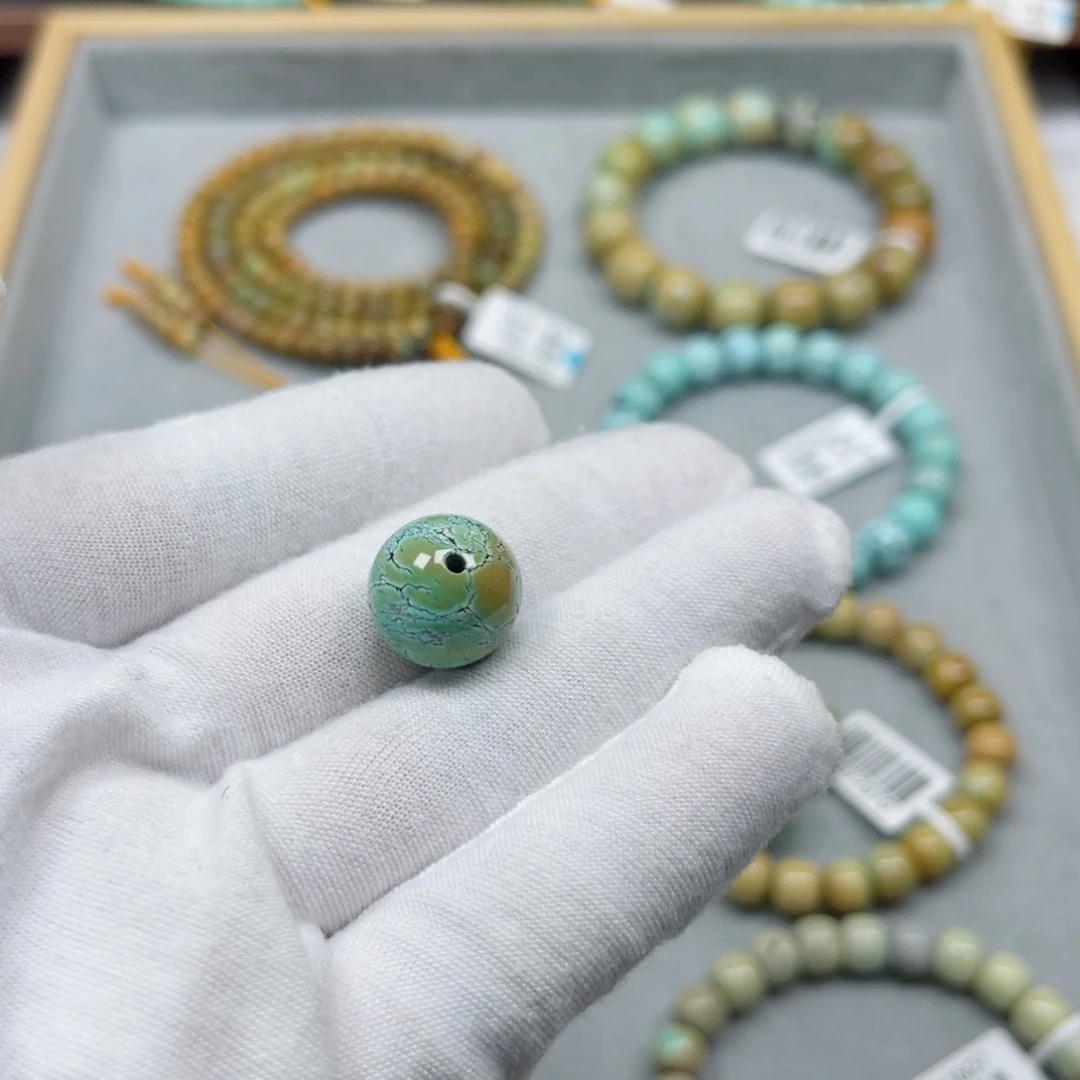 绿松石未镶嵌挂件