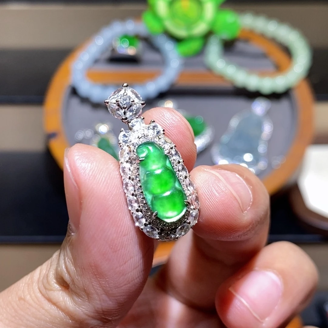 颈饰银S925镶嵌翡翠豆子