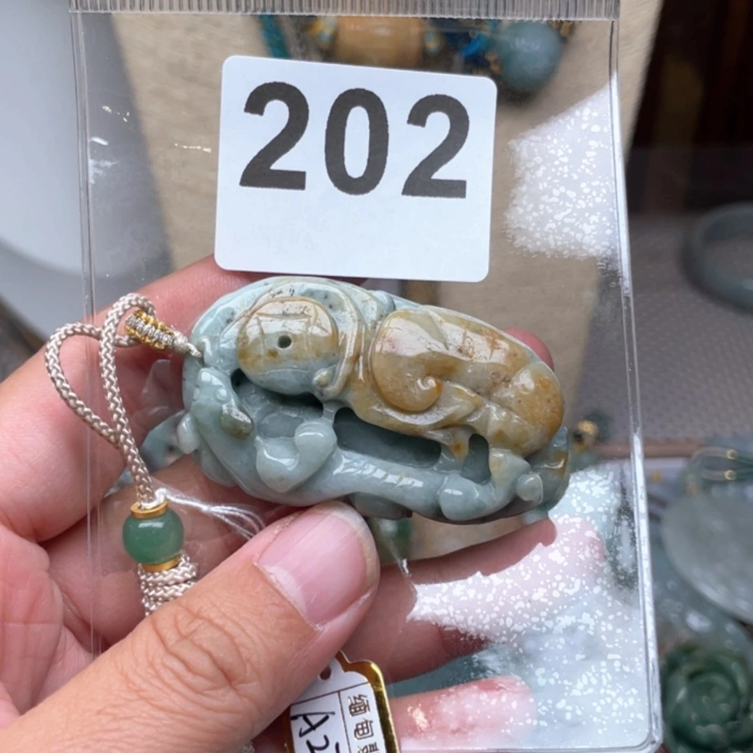 【闪购商品】翡翠颈饰未镶嵌齐**圣翡翠