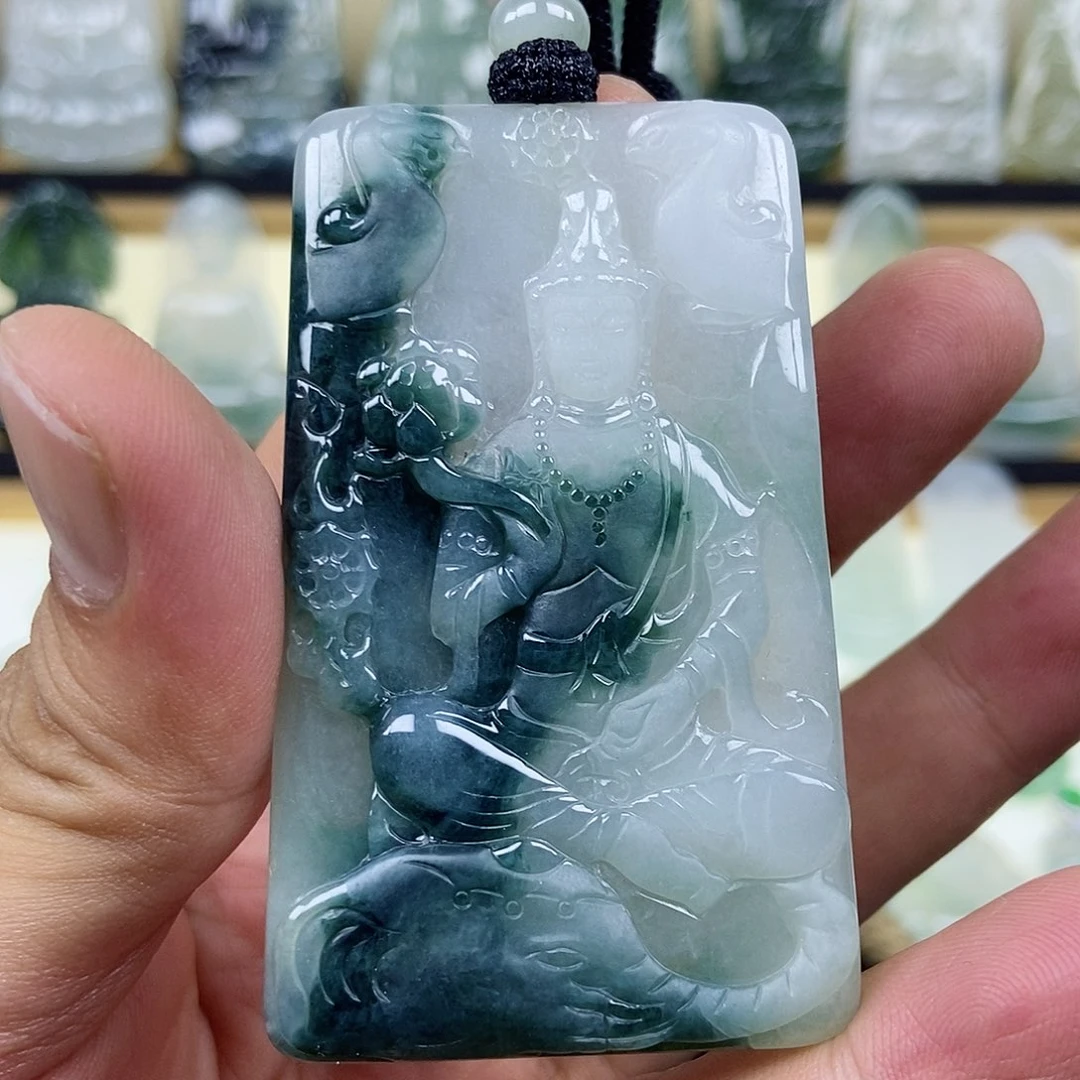 翡翠未镶嵌颈饰普贤菩萨