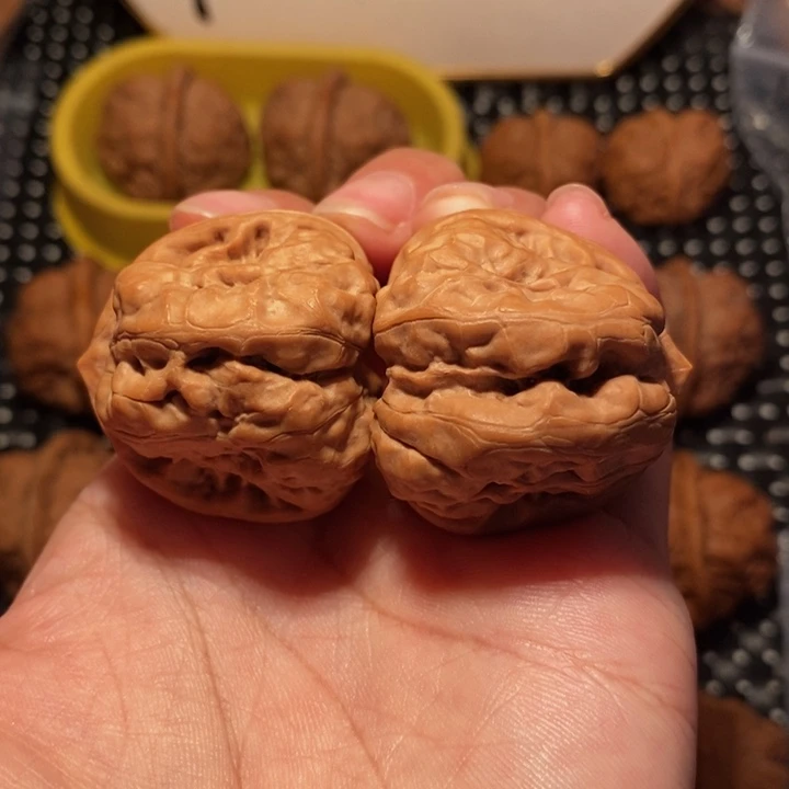 最***语文玩核桃把件蛙王