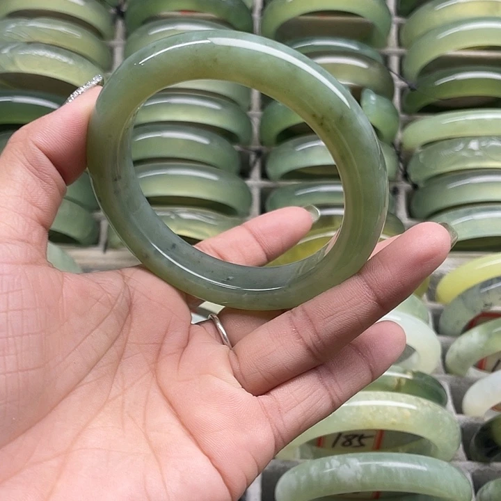 蛇纹石玉未镶嵌手镯179