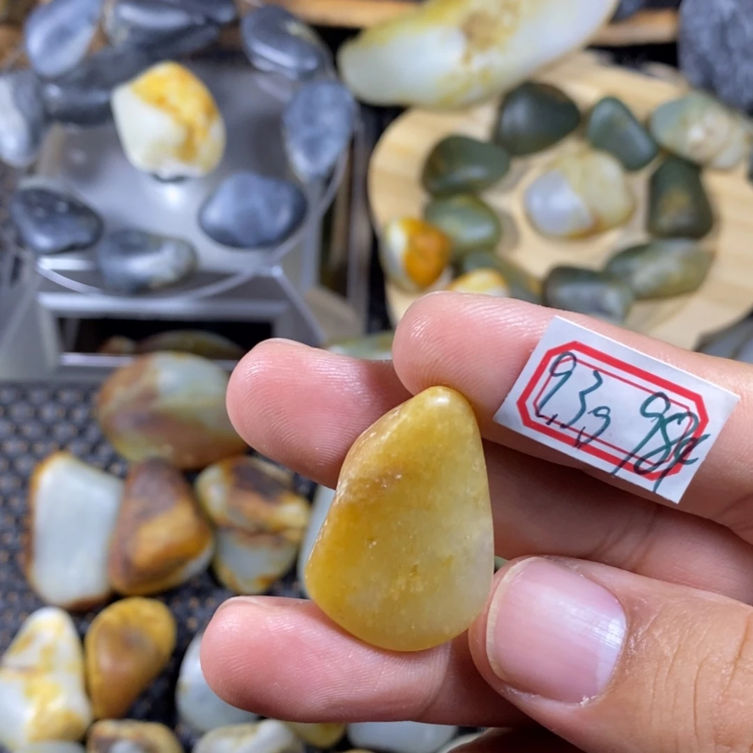 和田玉（糖玉）未镶嵌挂件