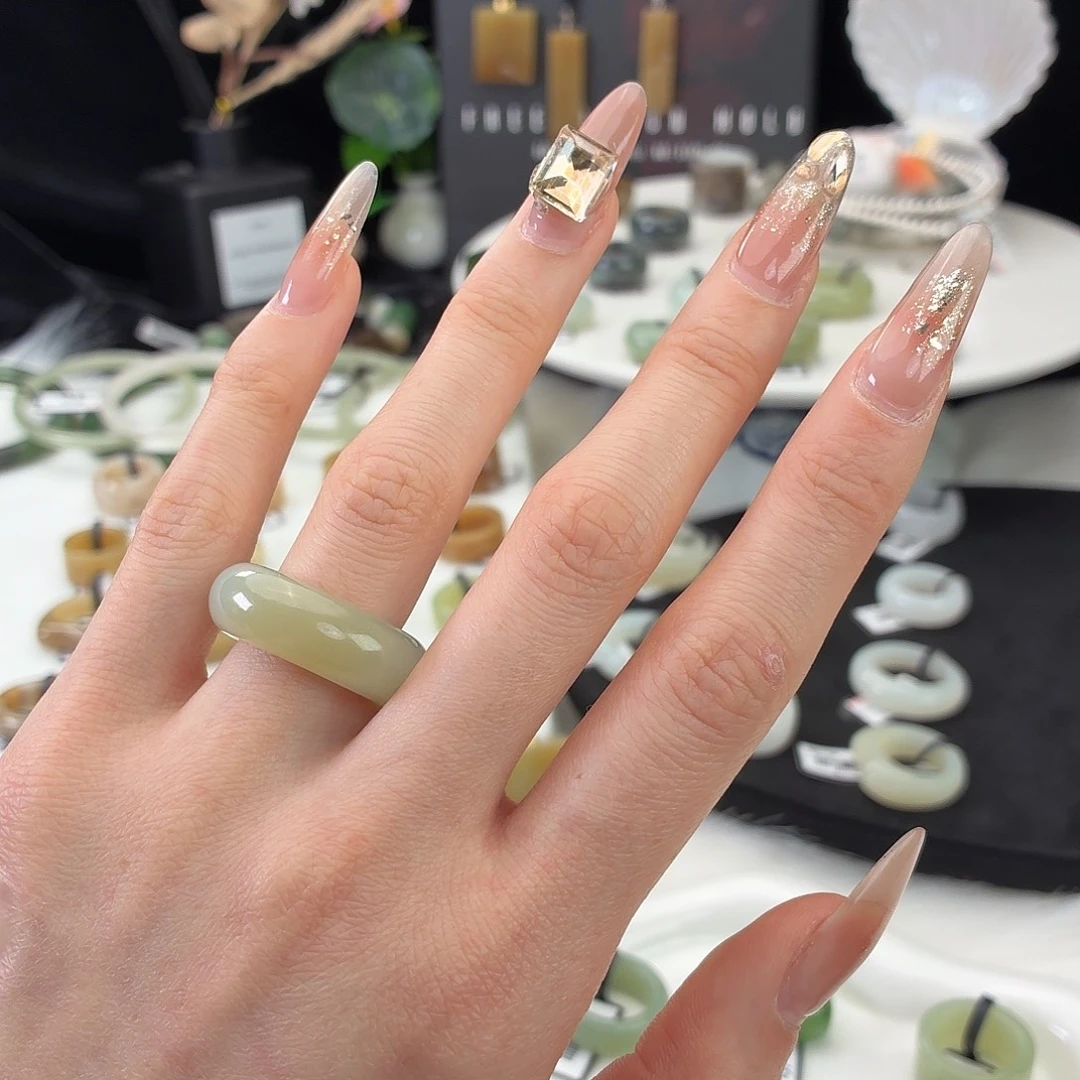 和田玉（糖玉）未镶嵌戒指j2且末糖泥鳅背16.2