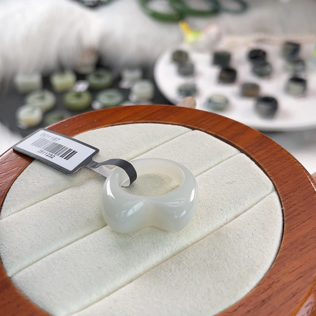 和田玉未镶嵌戒指k7 俄白猫耳17.2mm