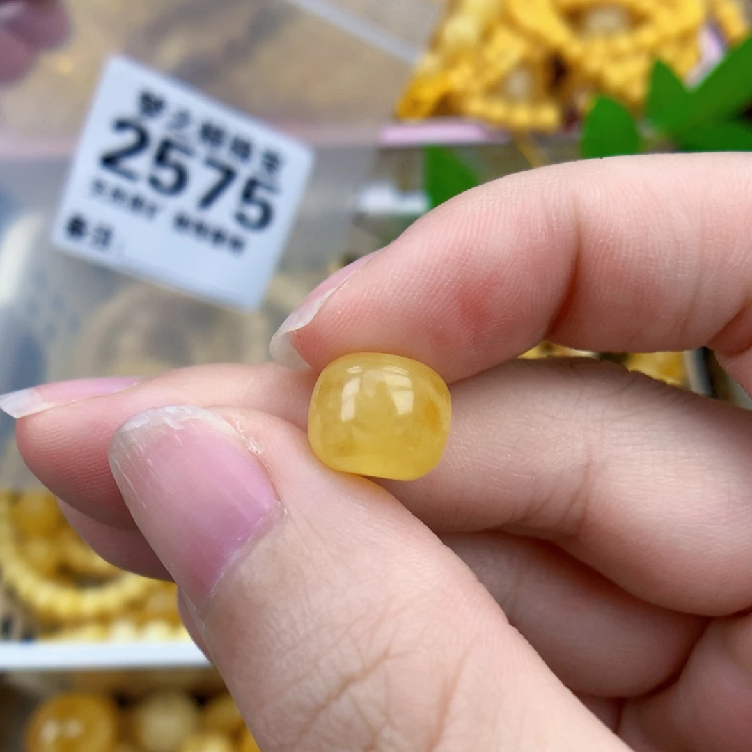 未镶嵌琥珀裸石10.4