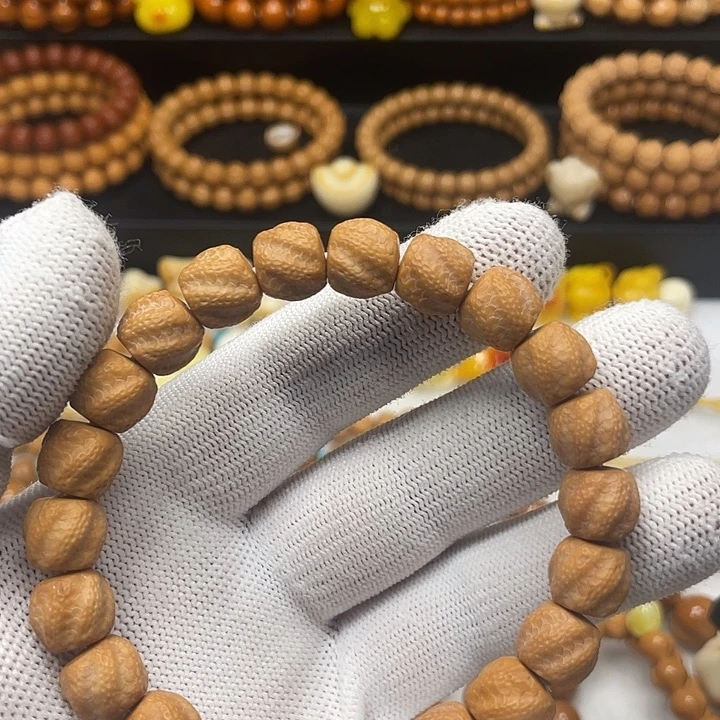 一****猴头核桃微瑕小灵蛇