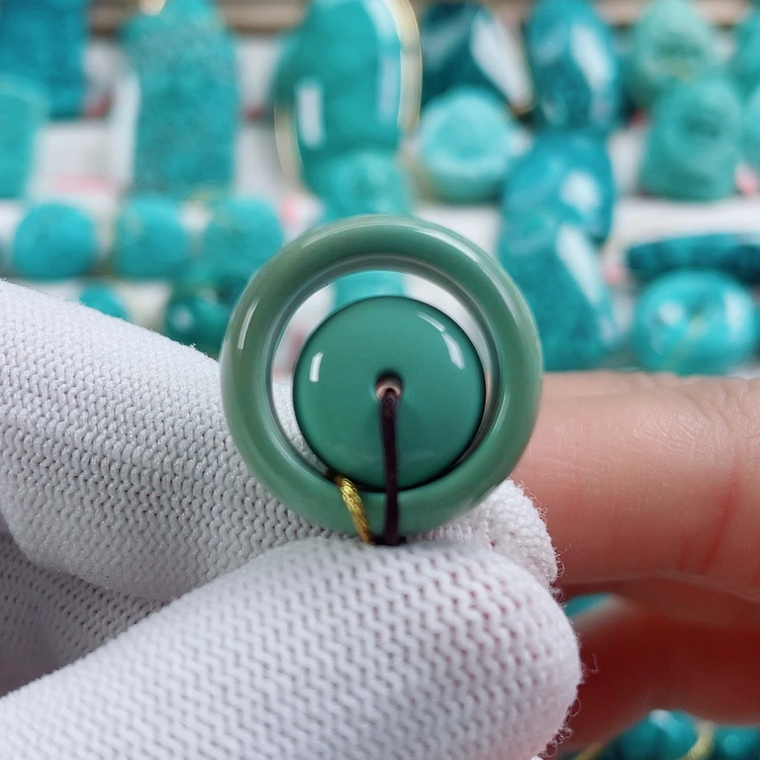 绿松石未镶嵌车挂