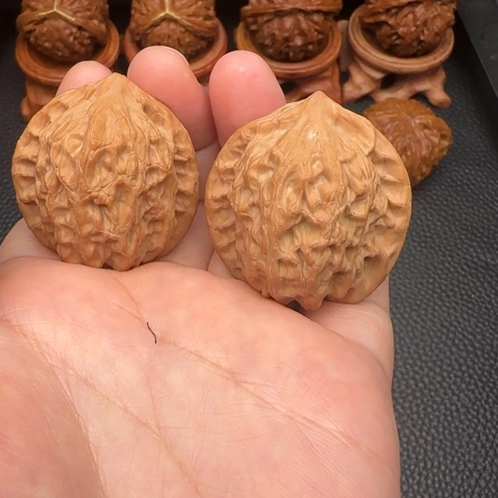 文玩核桃把件鸡心，全品无修，精品配对