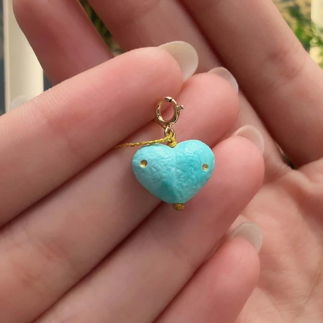 绿松石未镶嵌颈饰